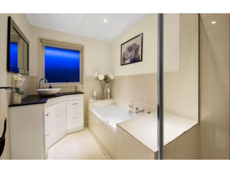 76 Eildon Parade, Rowville VIC 3178