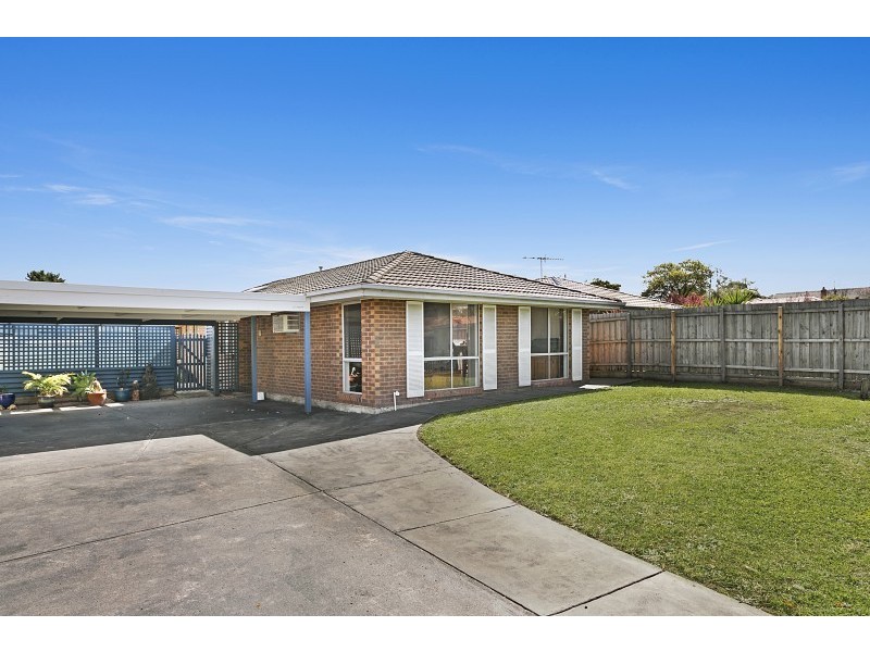 13 County Drive, Berwick VIC 3806