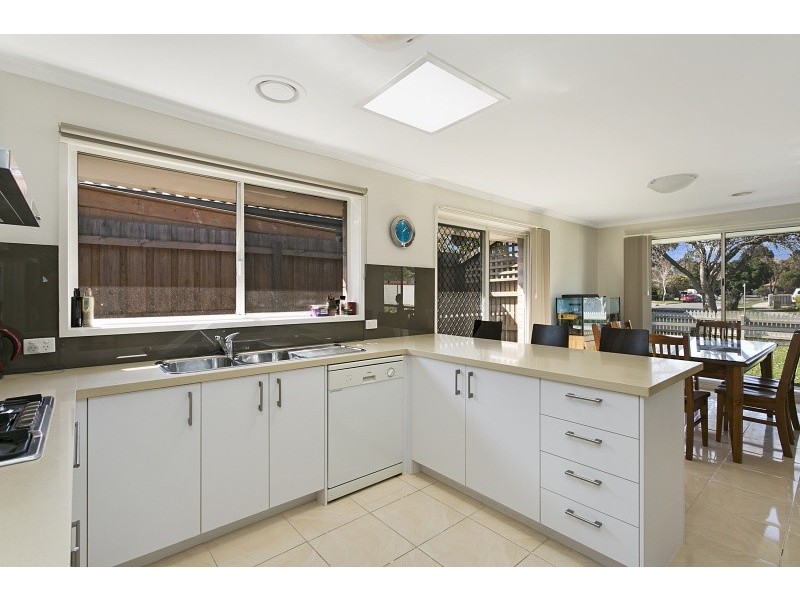 13 County Drive, Berwick VIC 3806