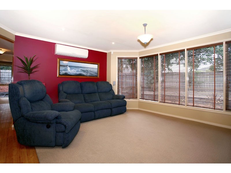 10 Corinella Square, Wantirna VIC 3152