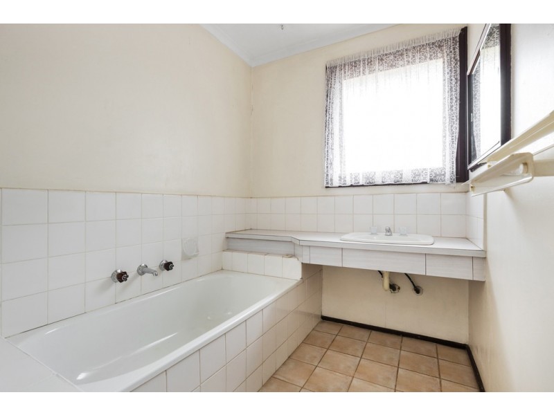 15 Brentwood Drive, Wantirna VIC 3152