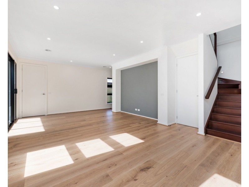 2/5 Dunbarton Drive, Wantirna VIC 3152