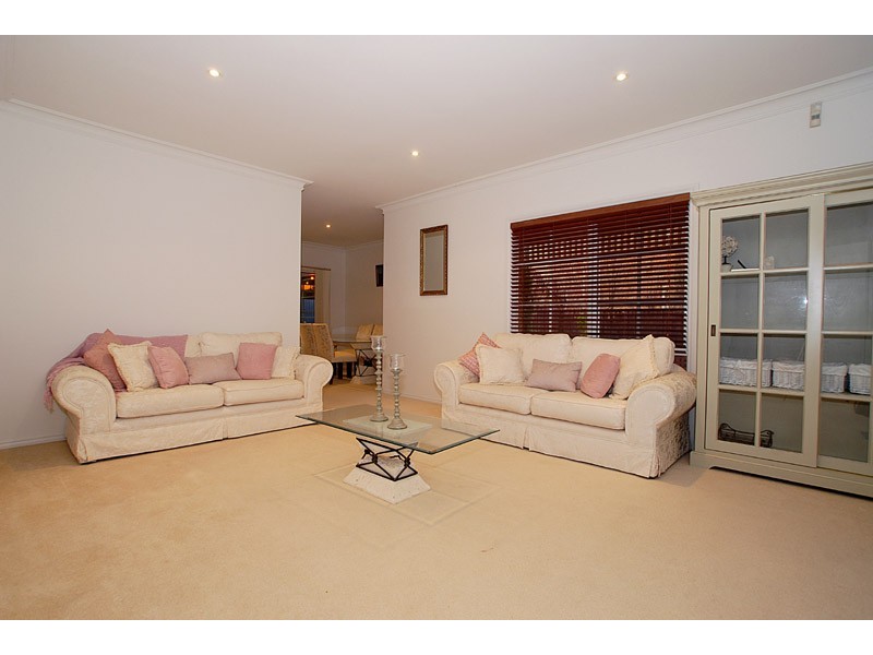 18B Tandragee Close, Wantirna South VIC 3152