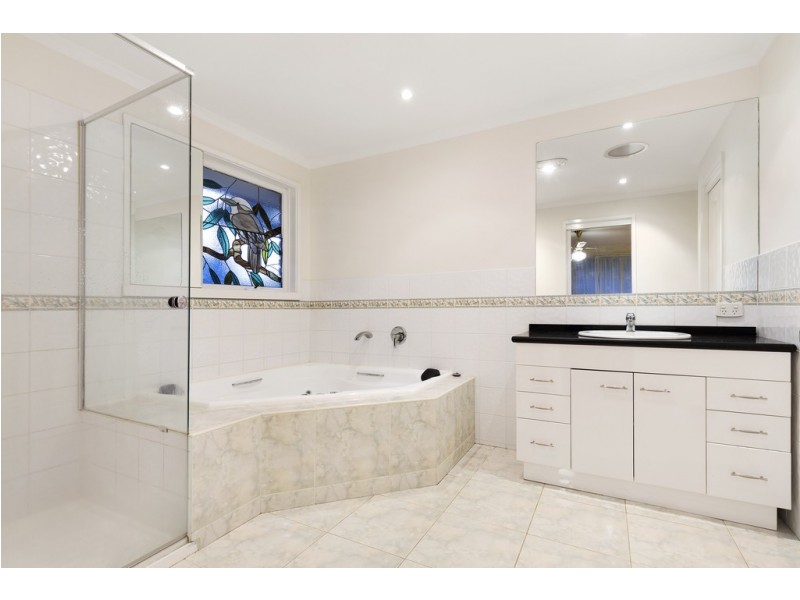 19 Centalla Green, Rowville VIC 3178