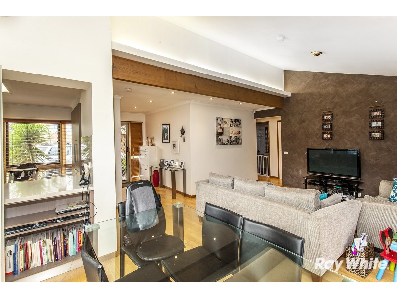 4 Murray Crescent, Rowville VIC 3178