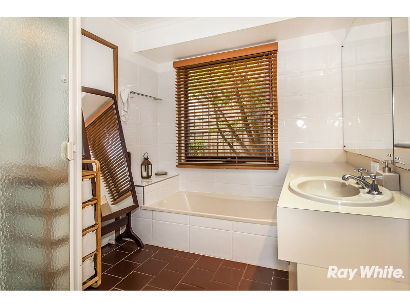 4 Murray Crescent, Rowville VIC 3178