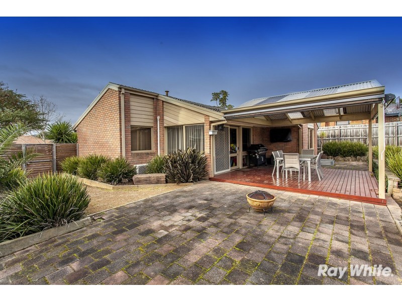 4 Murray Crescent, Rowville VIC 3178