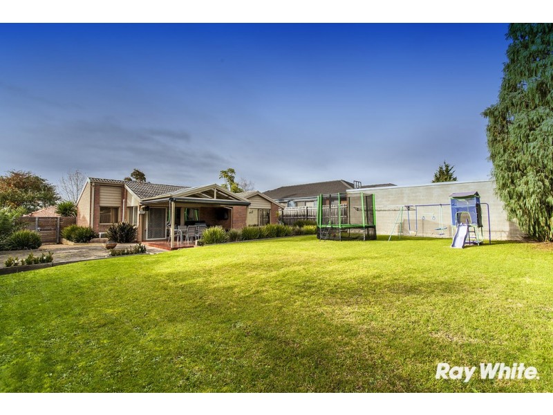 4 Murray Crescent, Rowville VIC 3178