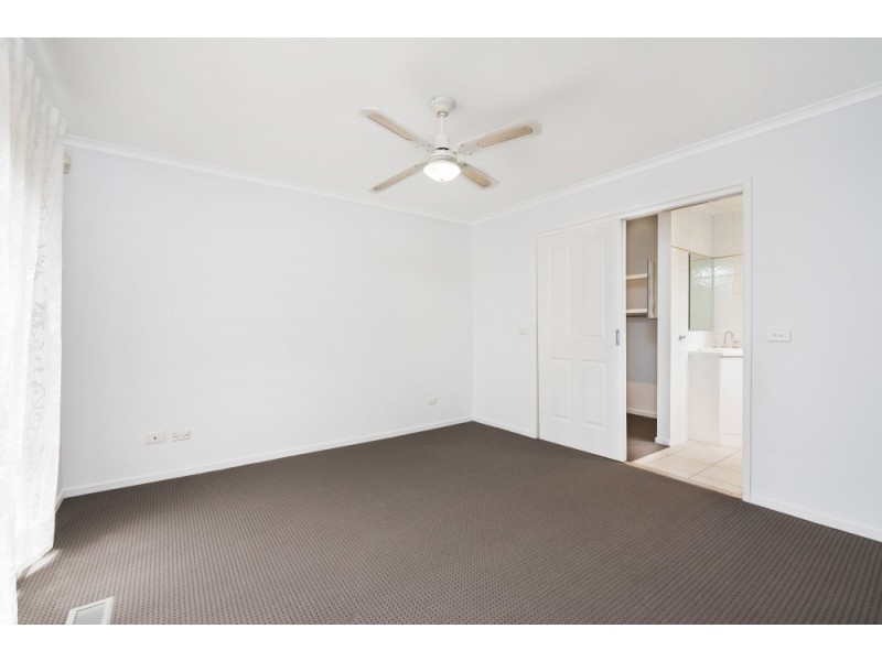 2/40 Sylphide Way, Wantirna South VIC 3152