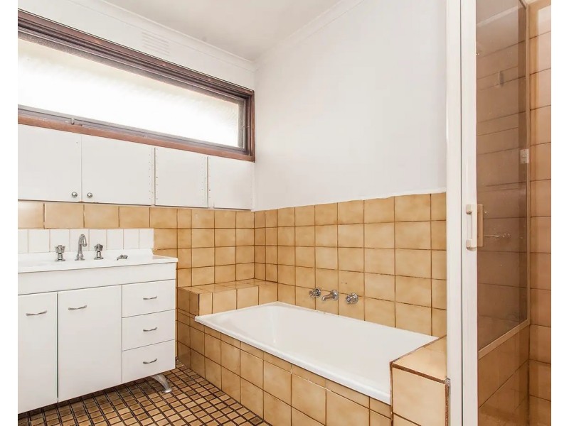 32 Rosemary Street, Chadstone VIC 3148