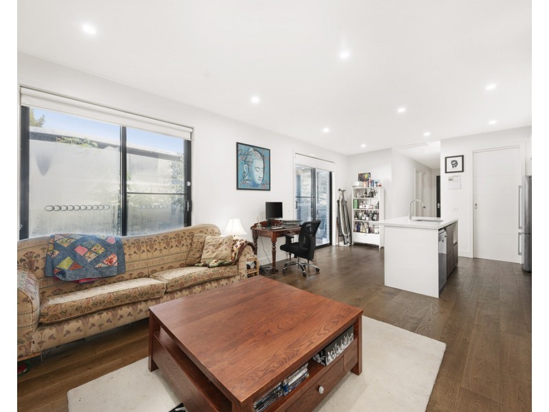 2/101 Barmah Drive West, Wantirna VIC 3152