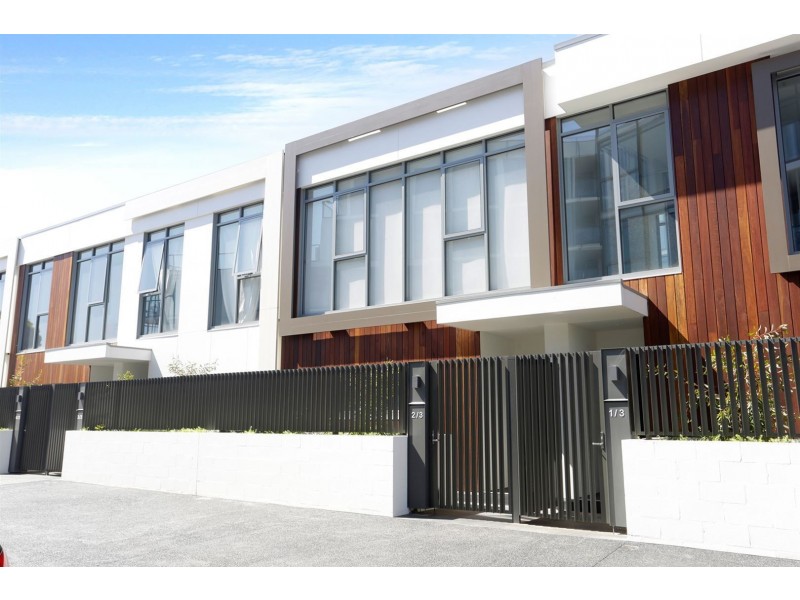 2/3 Lynne Avenue, Wantirna South VIC 3152