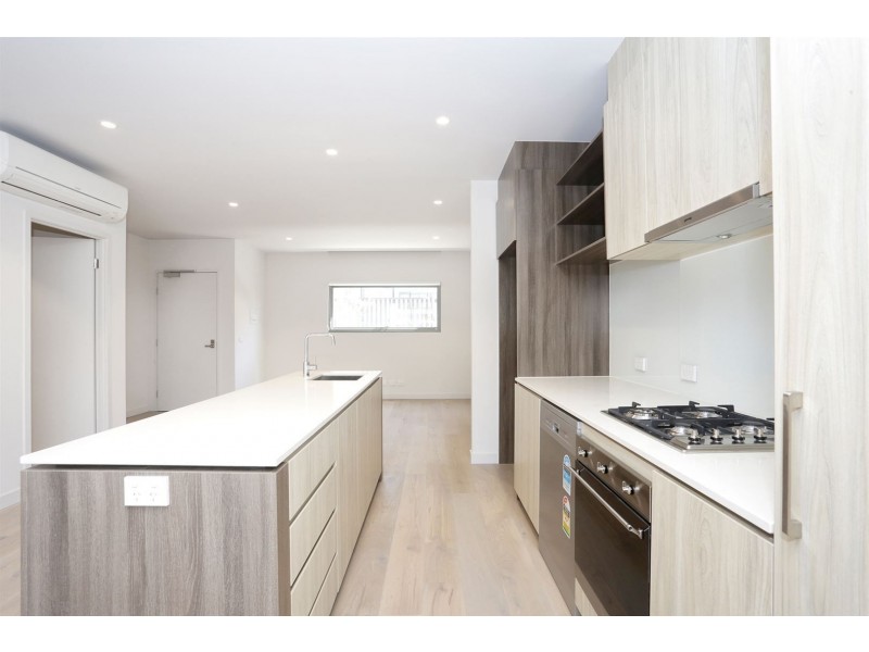 2/3 Lynne Avenue, Wantirna South VIC 3152