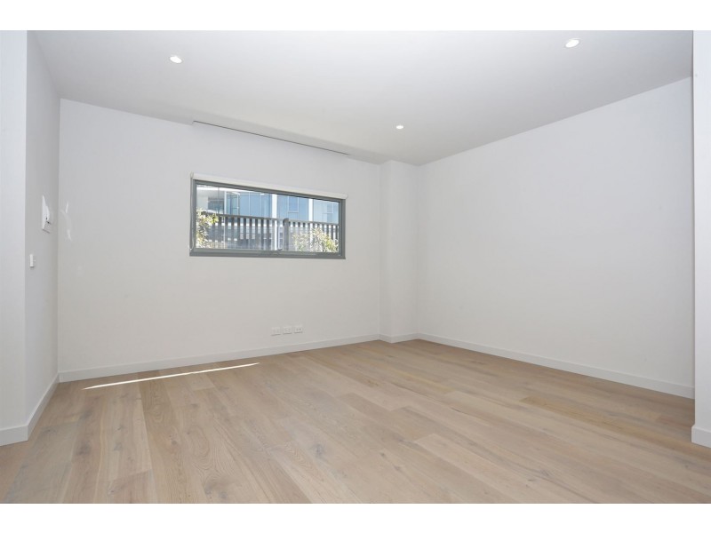 2/3 Lynne Avenue, Wantirna South VIC 3152