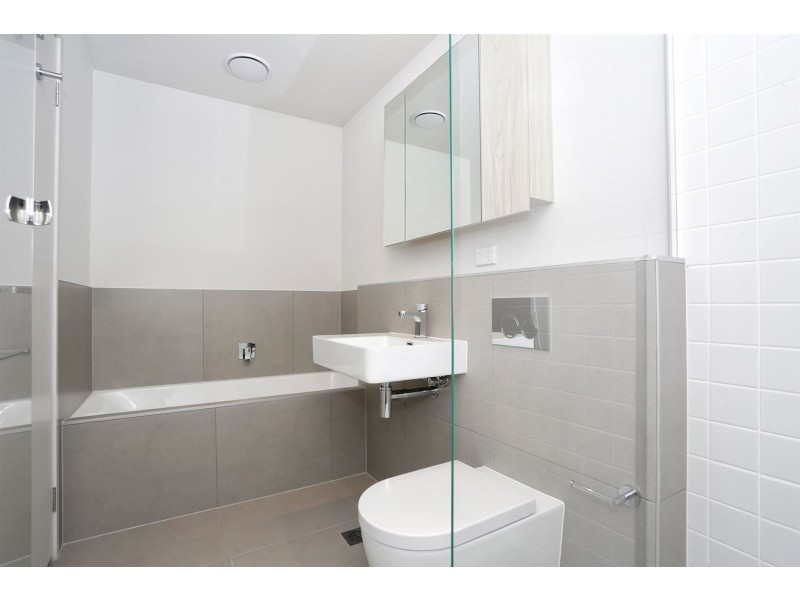 2/3 Lynne Avenue, Wantirna South VIC 3152