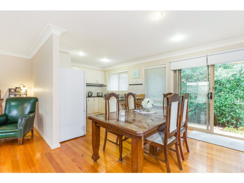 2/21 Poole Street, Burwood VIC 3125