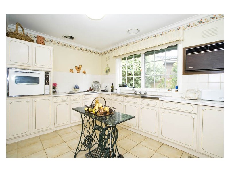 1 Cousin Drive, Wantirna South VIC 3152