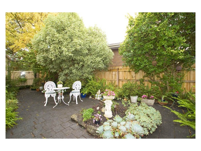 1 Cousin Drive, Wantirna South VIC 3152