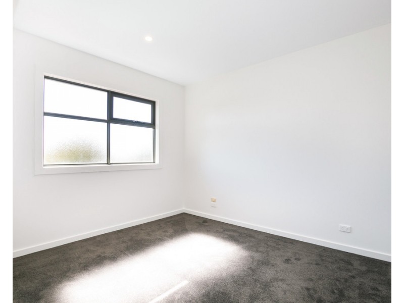 2/22 Greenwood Street, Burwood VIC 3125