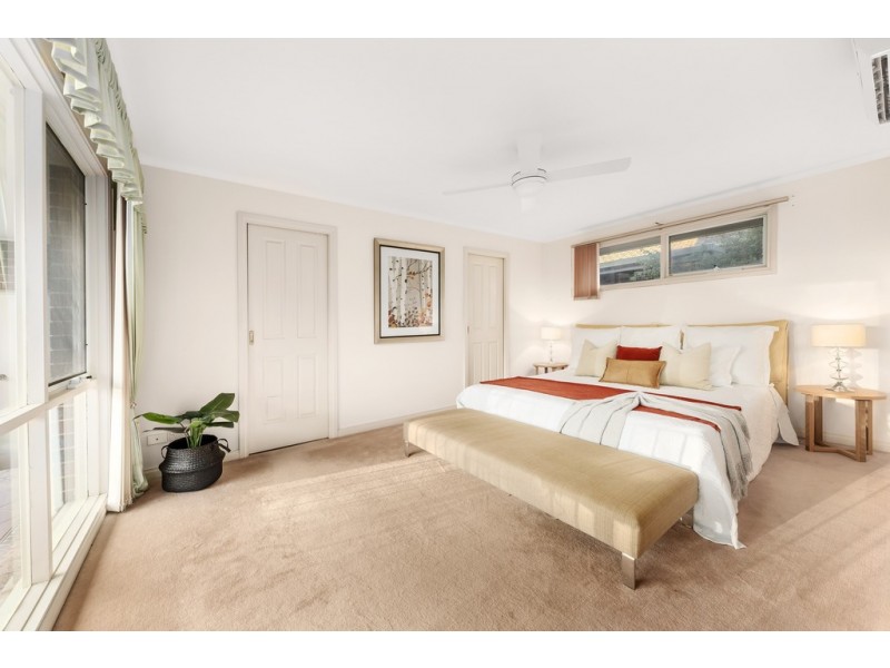 11 Reita Avenue, Wantirna South VIC 3152