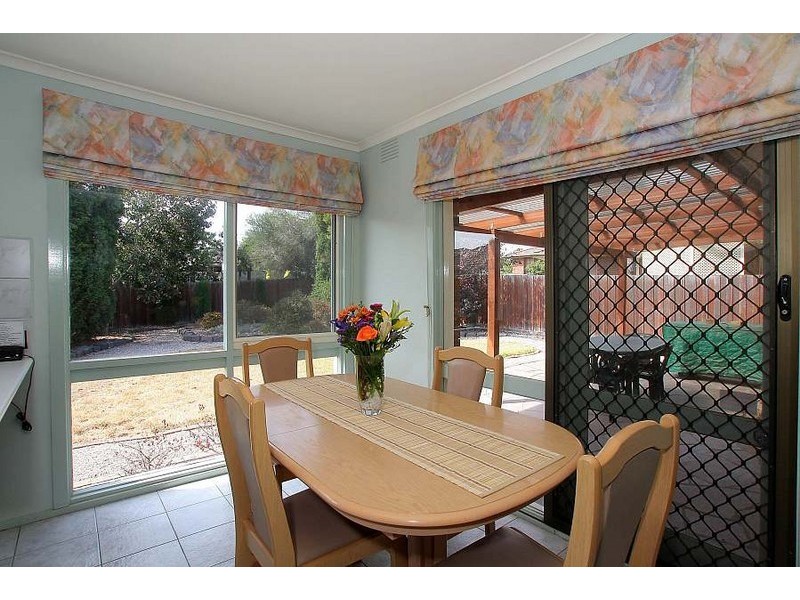 16 Tintern Crescent, Wantirna South VIC 3152