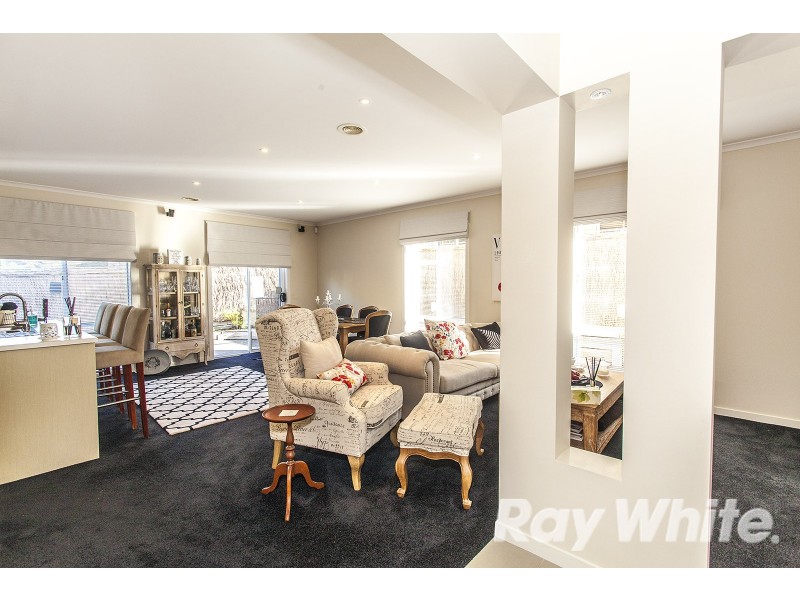 91 Sovereign Manor Crescent, Rowville VIC 3178