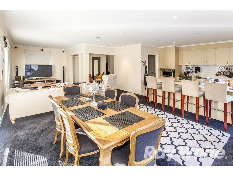 91 Sovereign Manor Crescent, Rowville VIC 3178