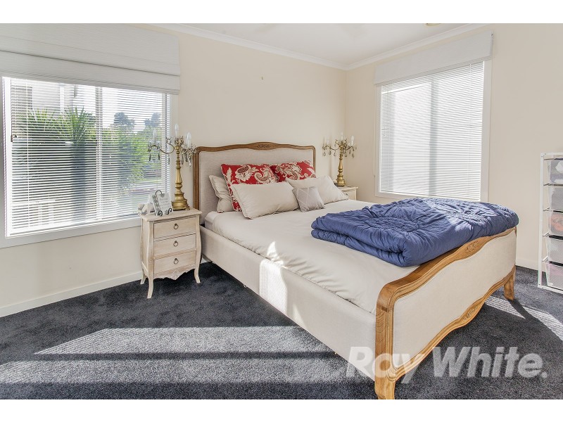 91 Sovereign Manor Crescent, Rowville VIC 3178