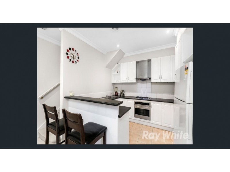 3/2 McKelvie Court, Glen Waverley VIC 3150