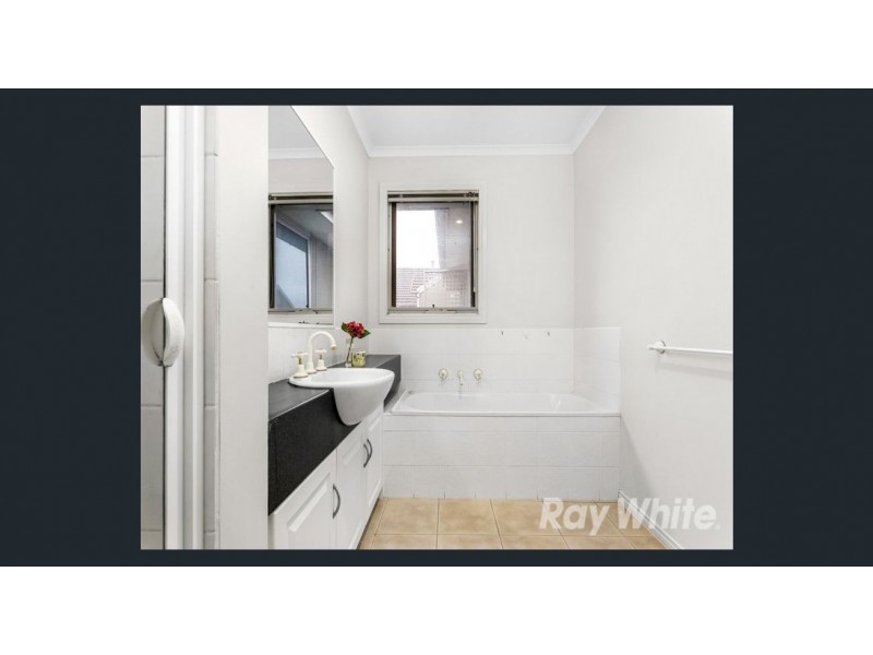 3/2 McKelvie Court, Glen Waverley VIC 3150