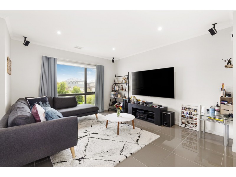 6 Mulberry Walk, Wantirna South VIC 3152