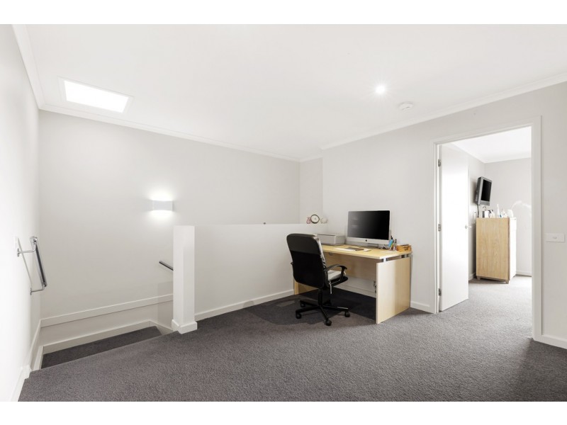 6 Mulberry Walk, Wantirna South VIC 3152