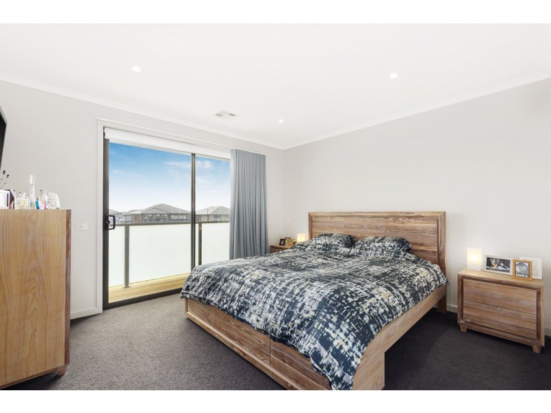 6 Mulberry Walk, Wantirna South VIC 3152