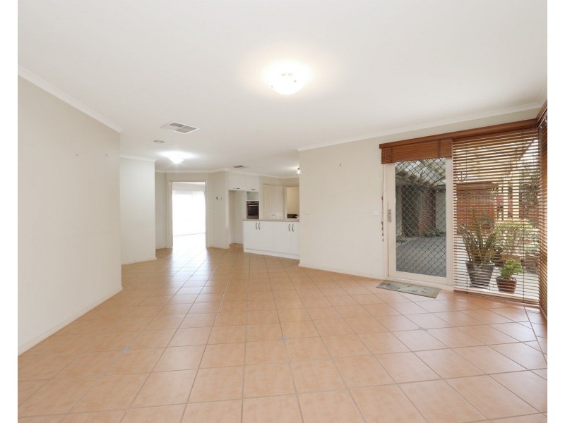 101 Quail Way, Rowville VIC 3178