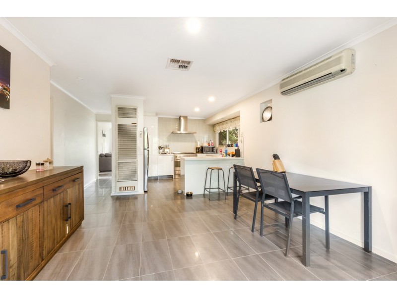 75 Dandelion Drive, Rowville VIC 3178