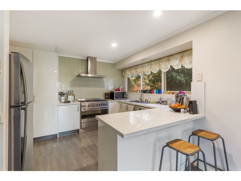 75 Dandelion Drive, Rowville VIC 3178