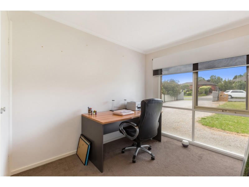 75 Dandelion Drive, Rowville VIC 3178