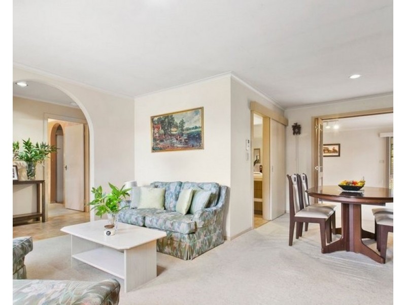 13 Roycroft Ave, Wantirna South VIC 3152