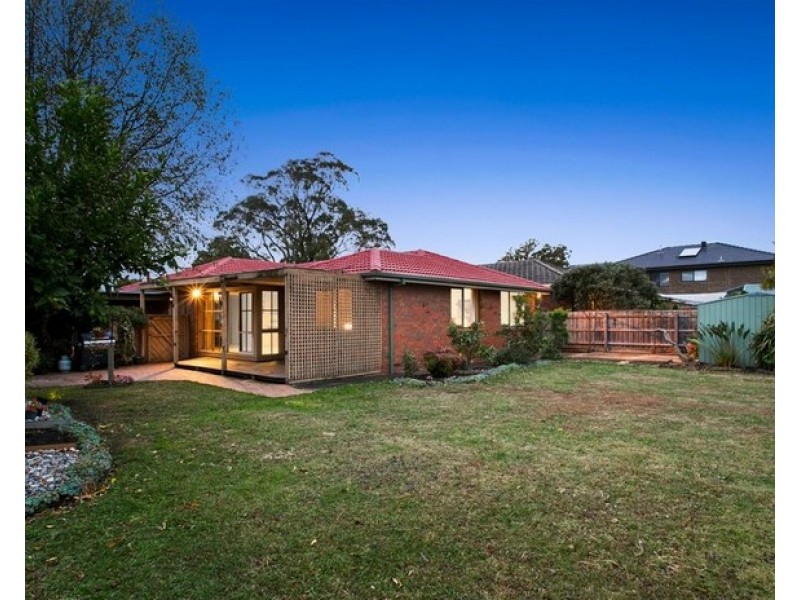 13 Roycroft Ave, Wantirna South VIC 3152