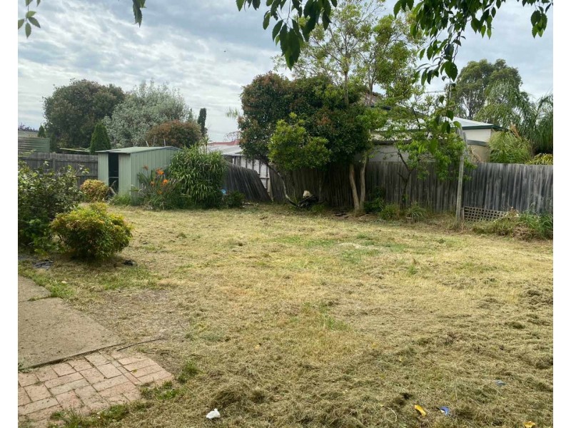 13 Roycroft Ave, Wantirna South VIC 3152