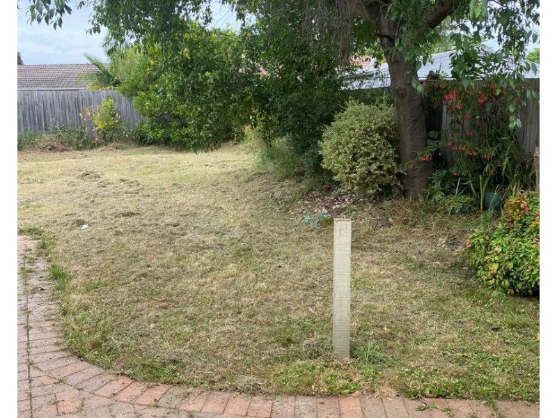 13 Roycroft Ave, Wantirna South VIC 3152