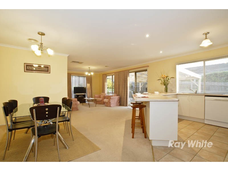77 Sasses Avenue, Bayswater VIC 3153