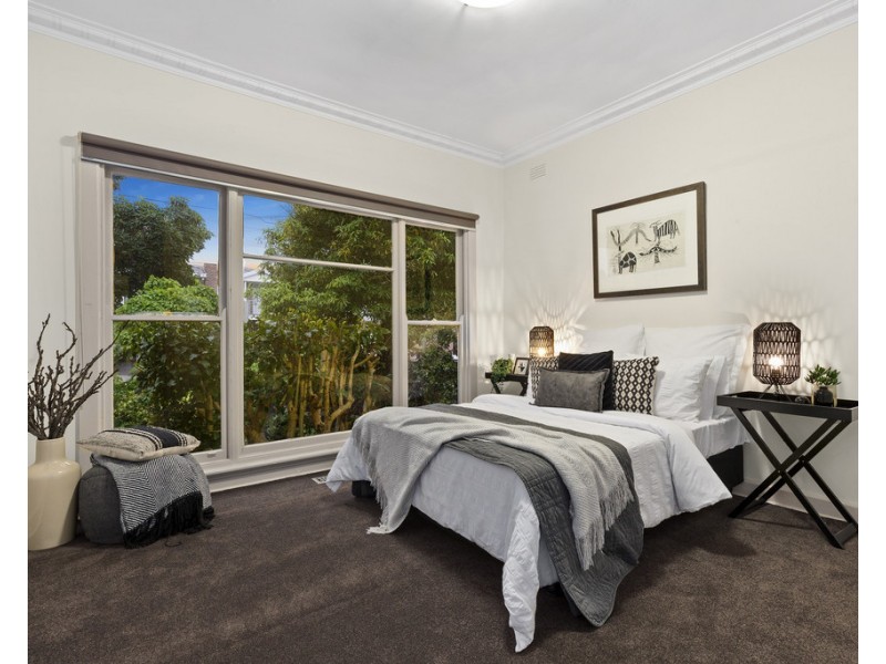 8 Hamilton Crescent, Doncaster East VIC 3109