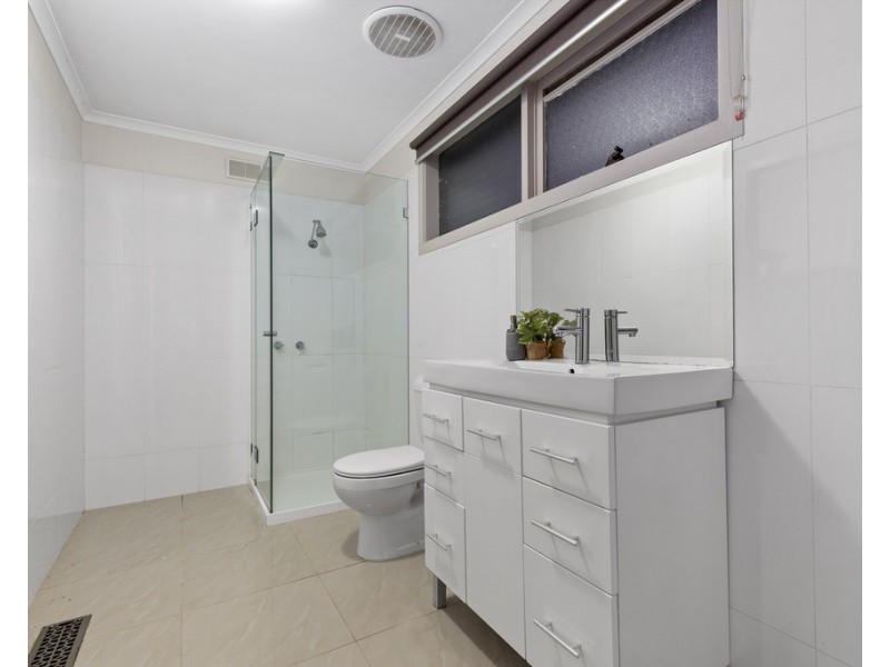 8 Hamilton Crescent, Doncaster East VIC 3109