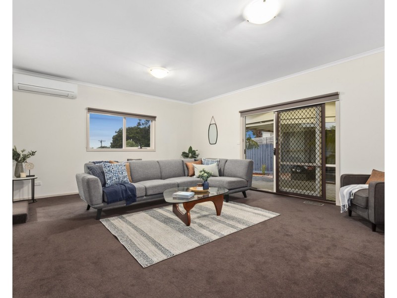 8 Hamilton Crescent, Doncaster East VIC 3109