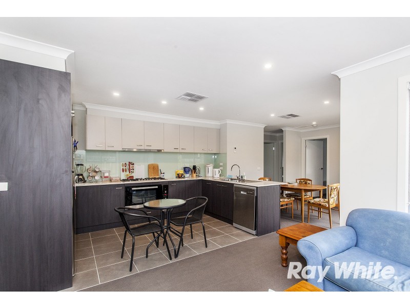 2/7 Coorie Avenue, Bayswater VIC 3153