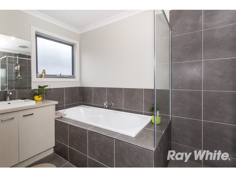 2/7 Coorie Avenue, Bayswater VIC 3153
