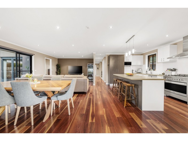 11 Raheen Avenue, Wantirna VIC 3152