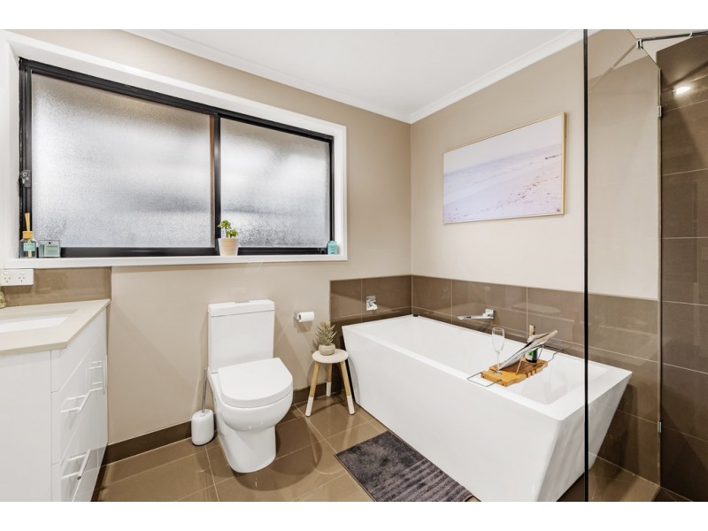 11 Raheen Avenue, Wantirna VIC 3152