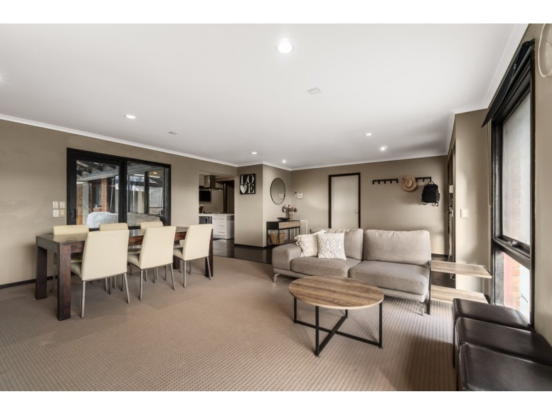 97 Fraser Cresent, Wantirna South VIC 3152